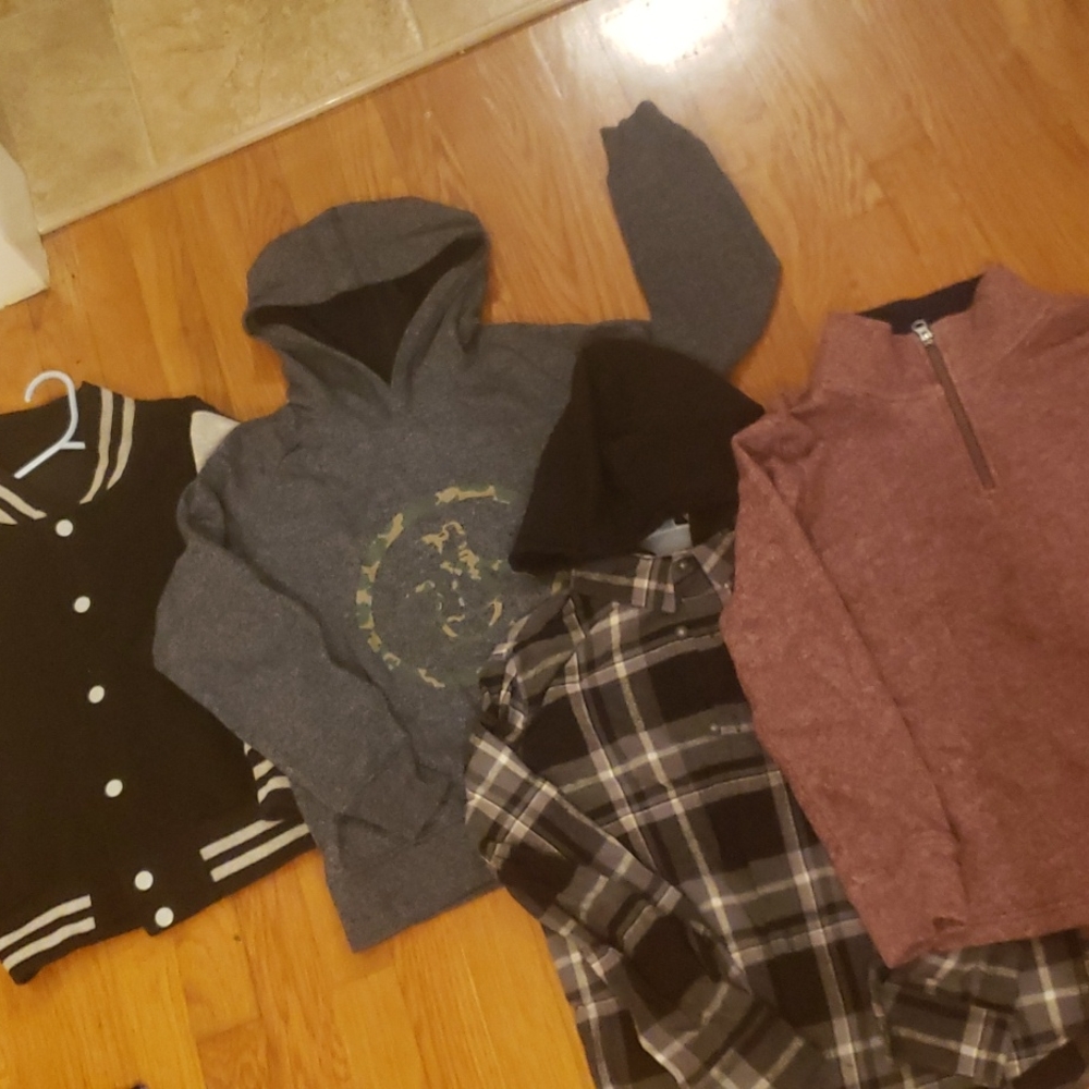 Size 7/8 lot, like new.. never dried